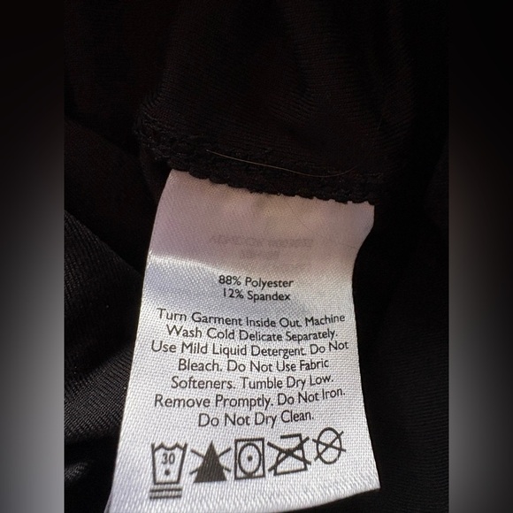 Eddie Bauer Women's Black Capri Leggings - Picture 4 of 4